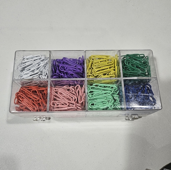 NIB Office Max Vinyl Coated Assorted Colors #2 Size 800 Count Paper Clips - Picture 2 of 3